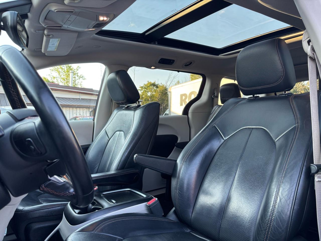 2018 Chrysler Pacifica Touring-L Plus - Photo #10