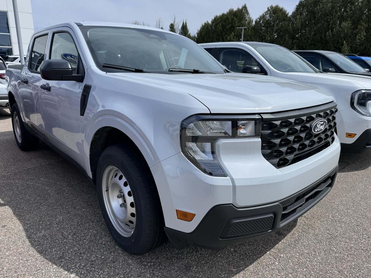 2025 Ford Maverick XL Photo4