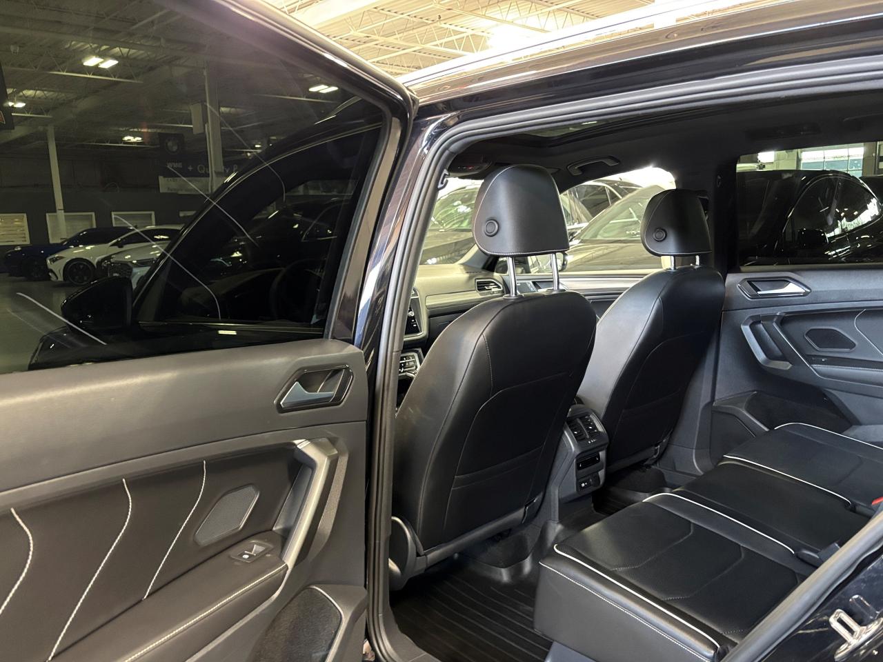 2022 Volkswagen Tiguan R-LINE|4MOTION|NAV|FENDERAUDIO|PANOROOF|LEATHER|++ - Photo #9