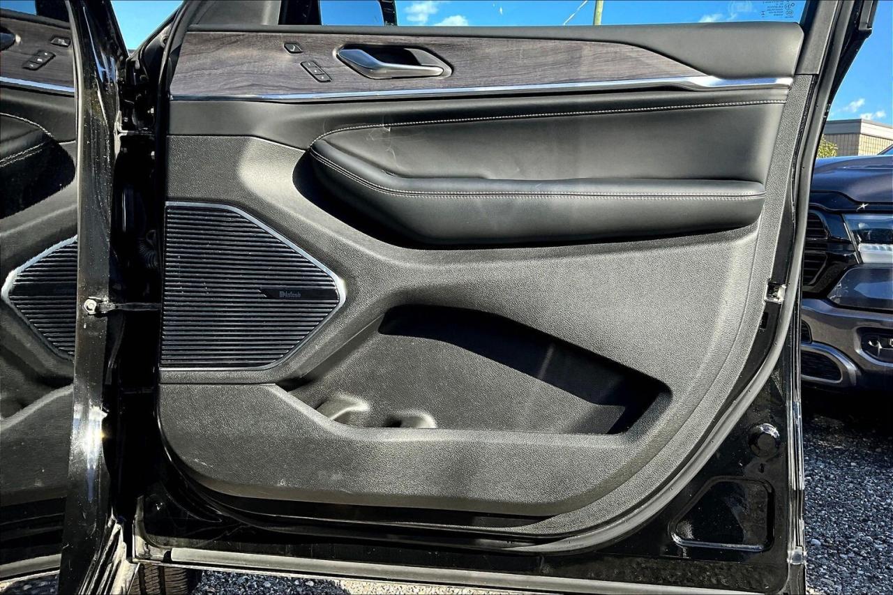 2023 Jeep Grand Cherokee L Overland | LuxTechIV | ProTechIII | McIntosh 4X4 Photo