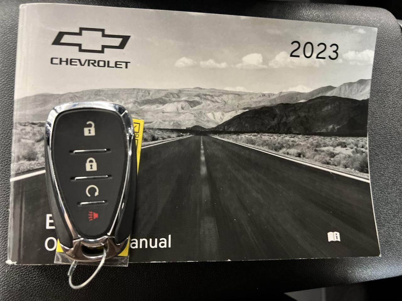 2023 Chevrolet Equinox AWD| HTD SEATS | CARPLAY | REMOTE START | ALLOYS Photo