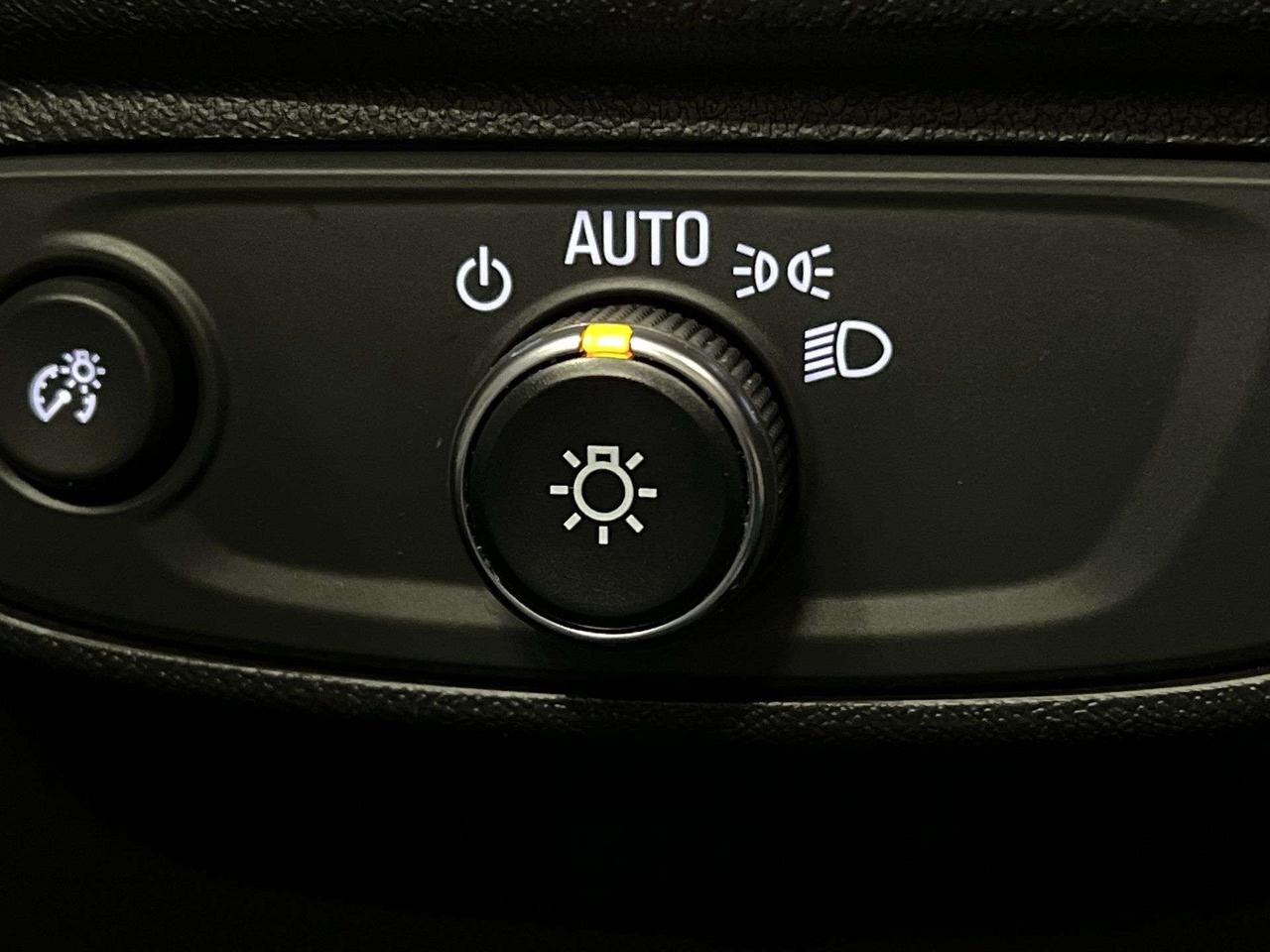 2023 Chevrolet Equinox AWD| HTD SEATS | CARPLAY | REMOTE START | ALLOYS Photo