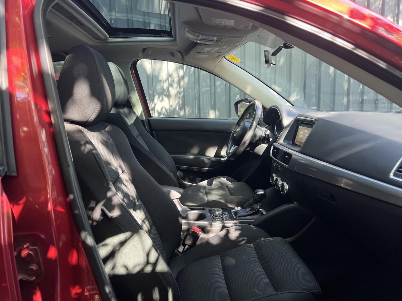 2016 Mazda CX-5 GS AWD| SUNROOF| HTD SEATS| ONLY 92,000KMS| NAV Photo