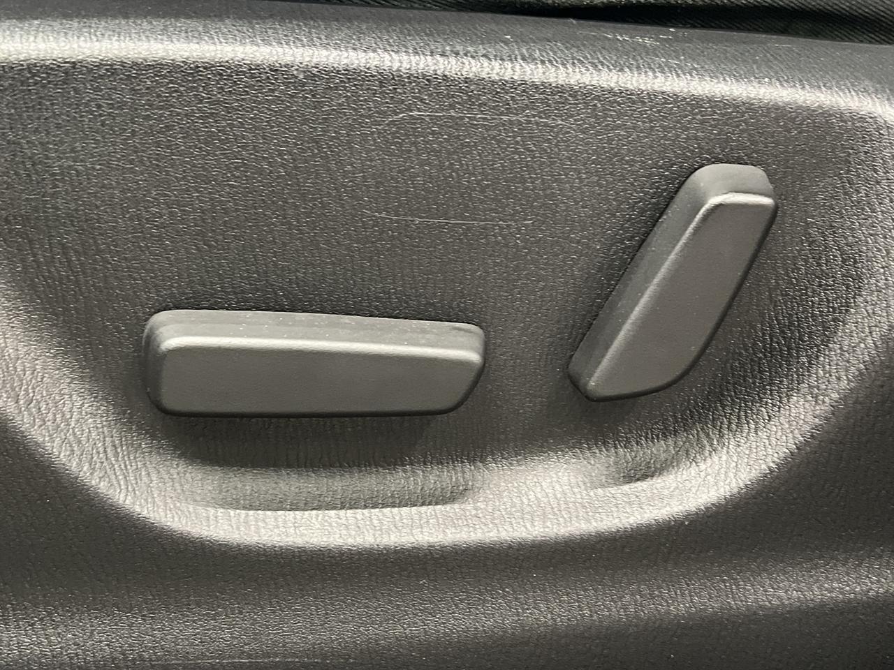 2016 Mazda CX-5 GS AWD| SUNROOF| HTD SEATS| ONLY 92,000KMS| NAV Photo