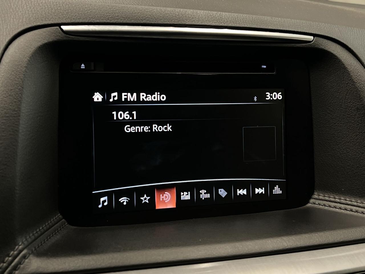 2016 Mazda CX-5 GS AWD| SUNROOF| HTD SEATS| ONLY 92,000KMS| NAV Photo