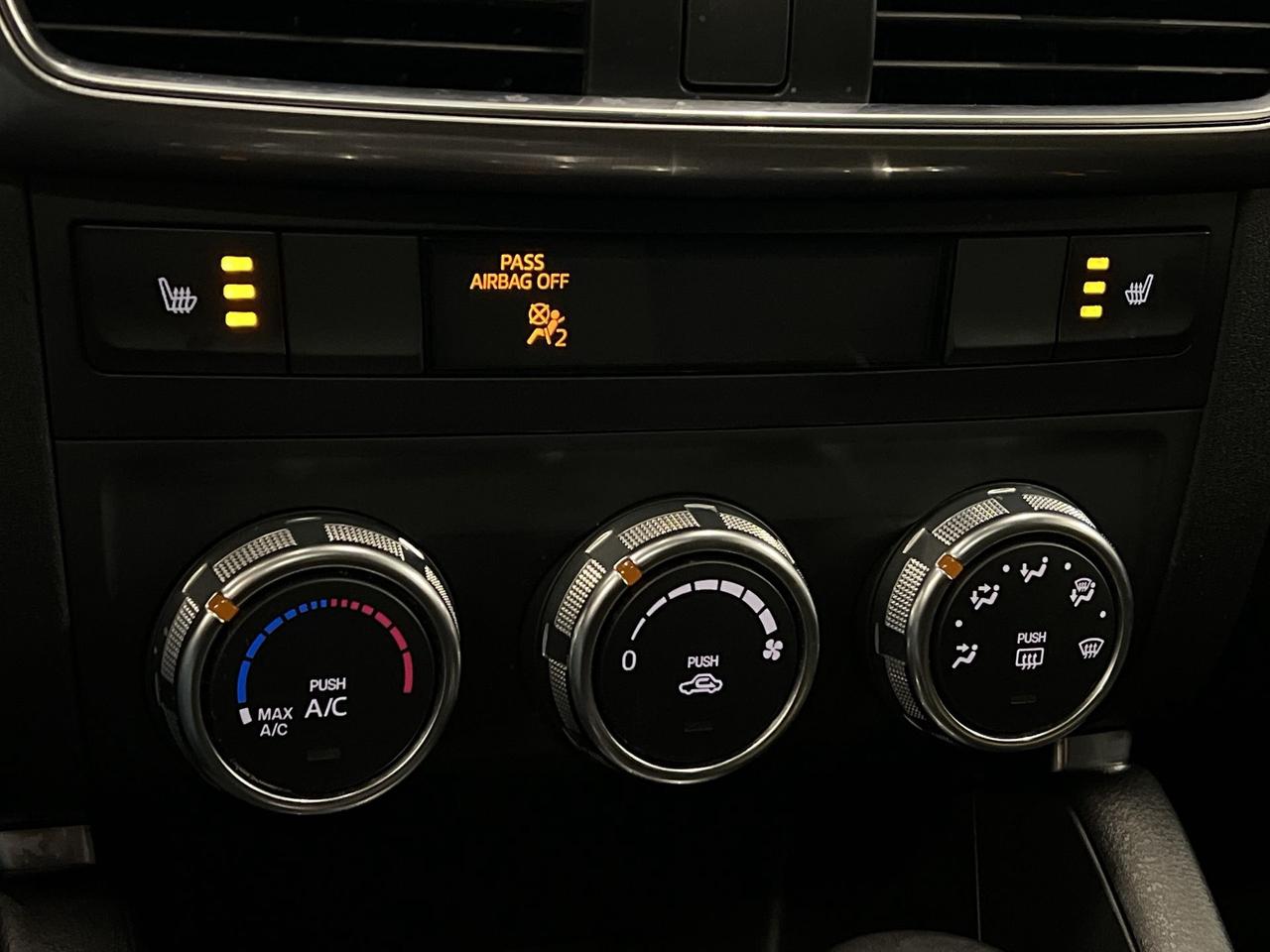 2016 Mazda CX-5 GS AWD| SUNROOF| HTD SEATS| ONLY 92,000KMS| NAV Photo