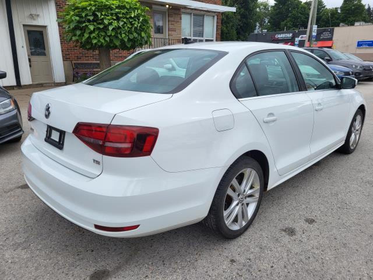 2016 Volkswagen Jetta HIGHLINE Photo3