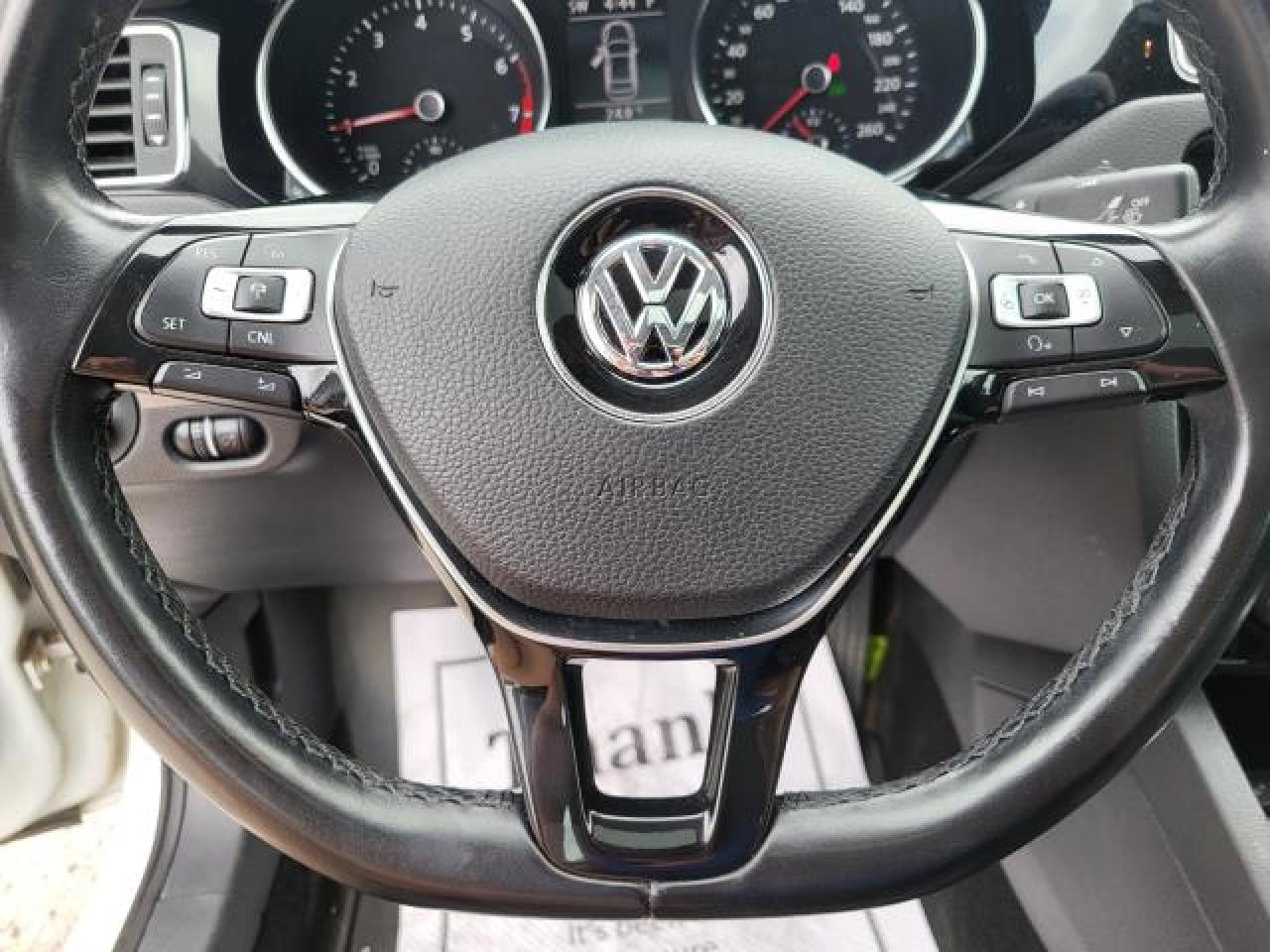 2016 Volkswagen Jetta HIGHLINE Photo10