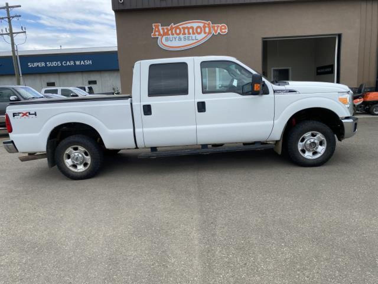 Used 2011 Ford F-250 SD XLT Crew Cab 4WD for sale in Stettler, AB