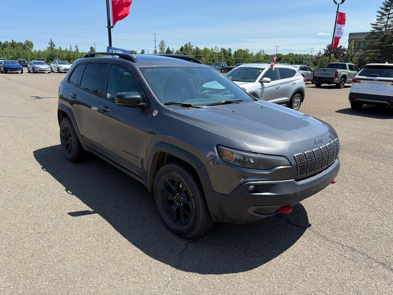 2022 Jeep Cherokee Trailhawk Photo2