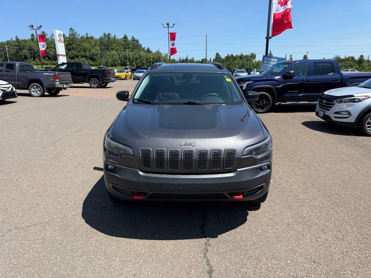 2022 Jeep Cherokee Trailhawk Photo1