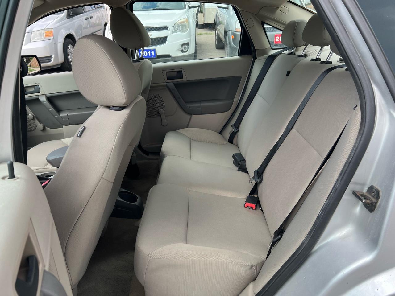 2010 Ford Focus S - Photo #7