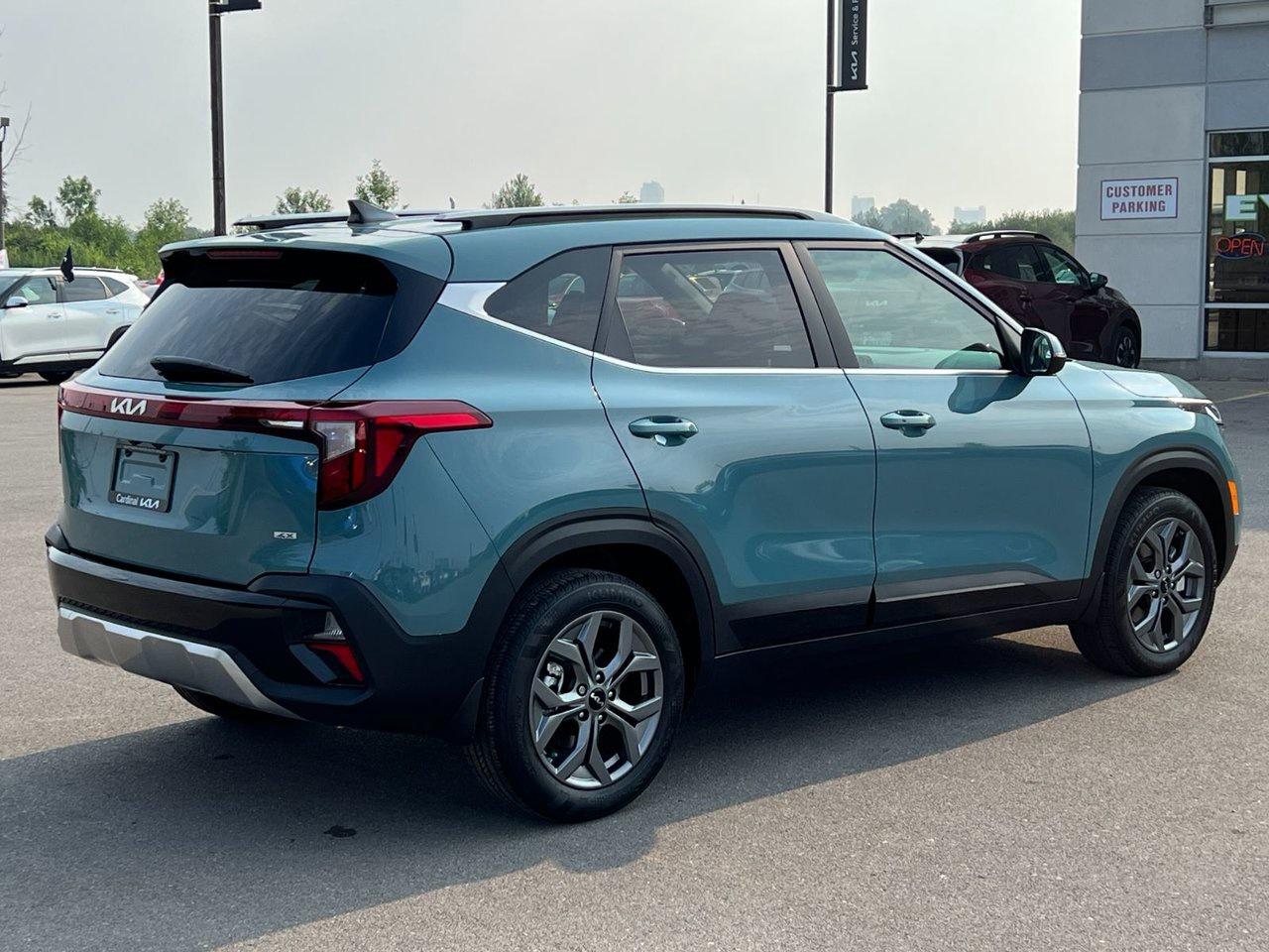 2026 Kia Seltos EX Photo2