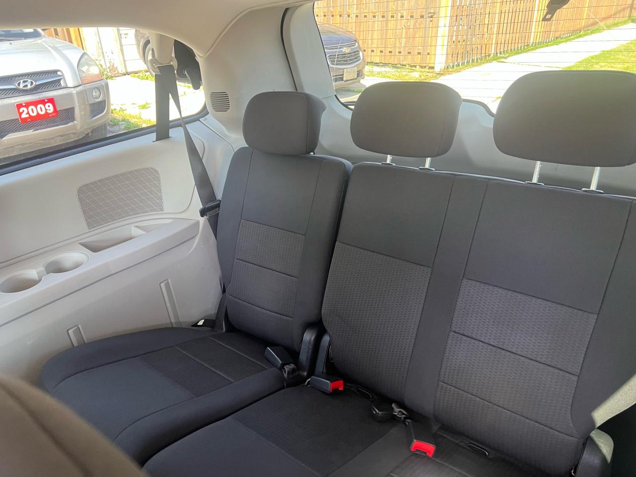 2009 Dodge Grand Caravan SE - Photo #9