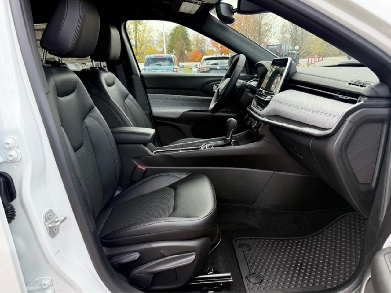 2025 Jeep Compass NORTH Photo