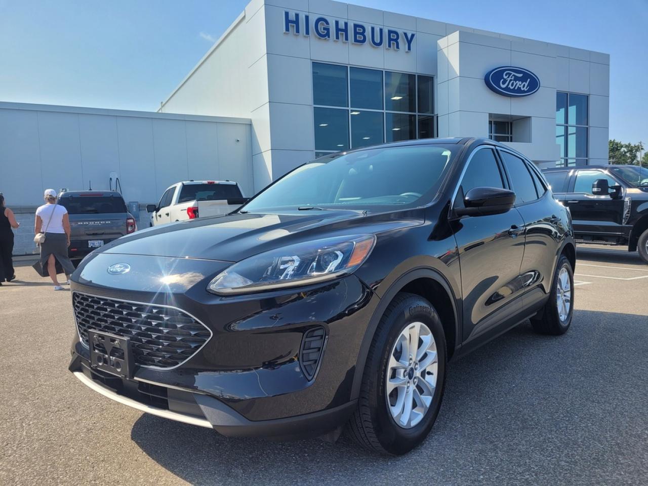 Used 2020 Ford Escape SE for sale in London, ON