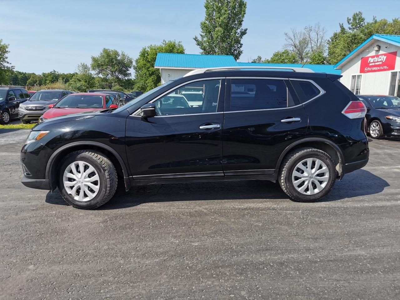 2015 Nissan Rogue S - Photo #2