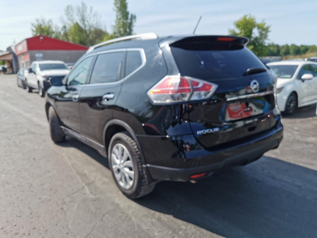 2015 Nissan Rogue S - Photo #3