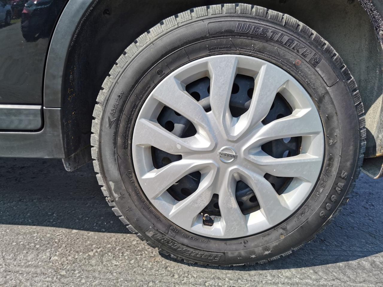 2015 Nissan Rogue S - Photo #9