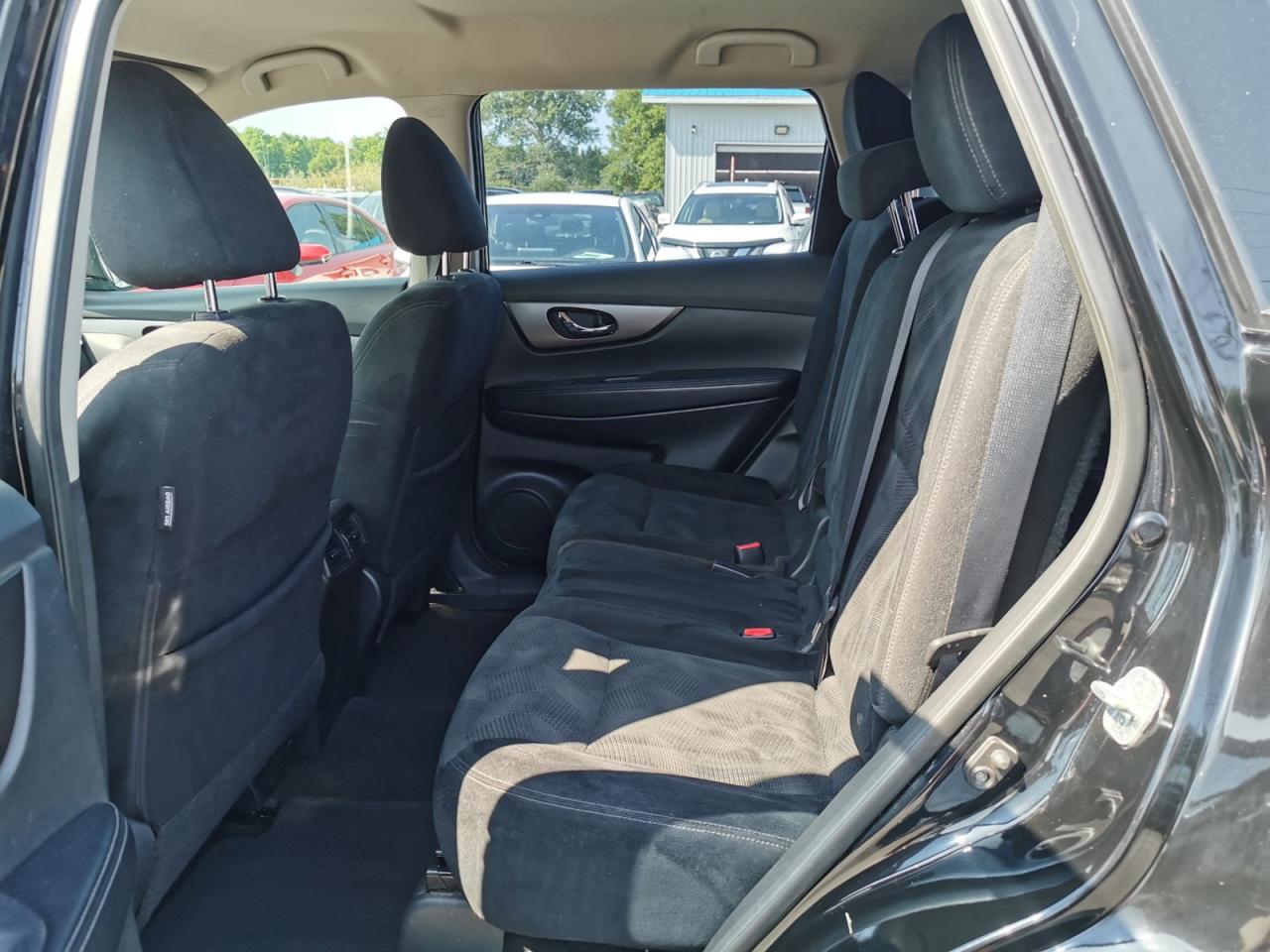 2015 Nissan Rogue S - Photo #11