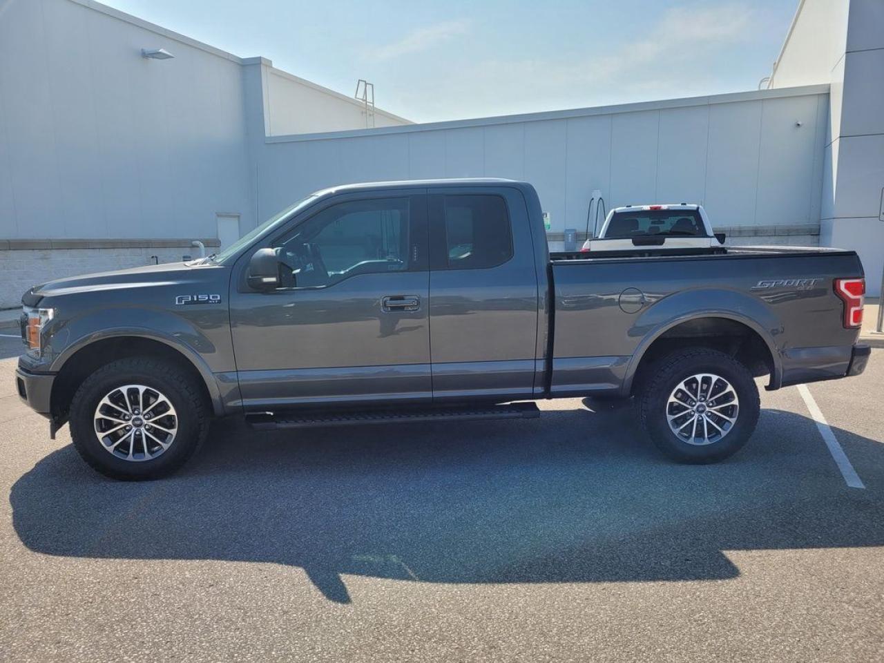 2019 Ford F-150 XLT Photo2