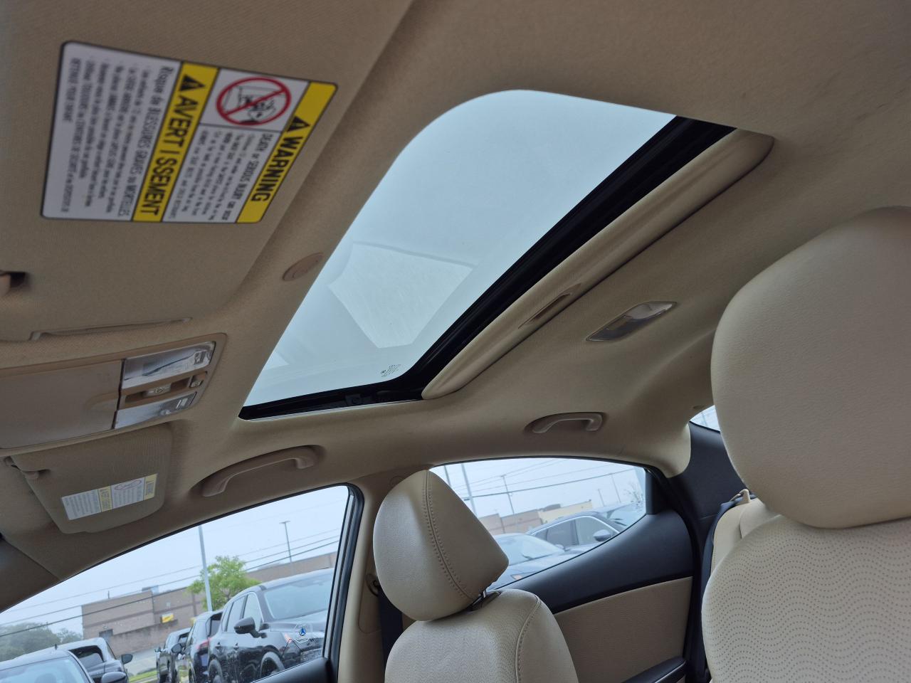 2011 Hyundai Elantra Limited AS IS Photo12