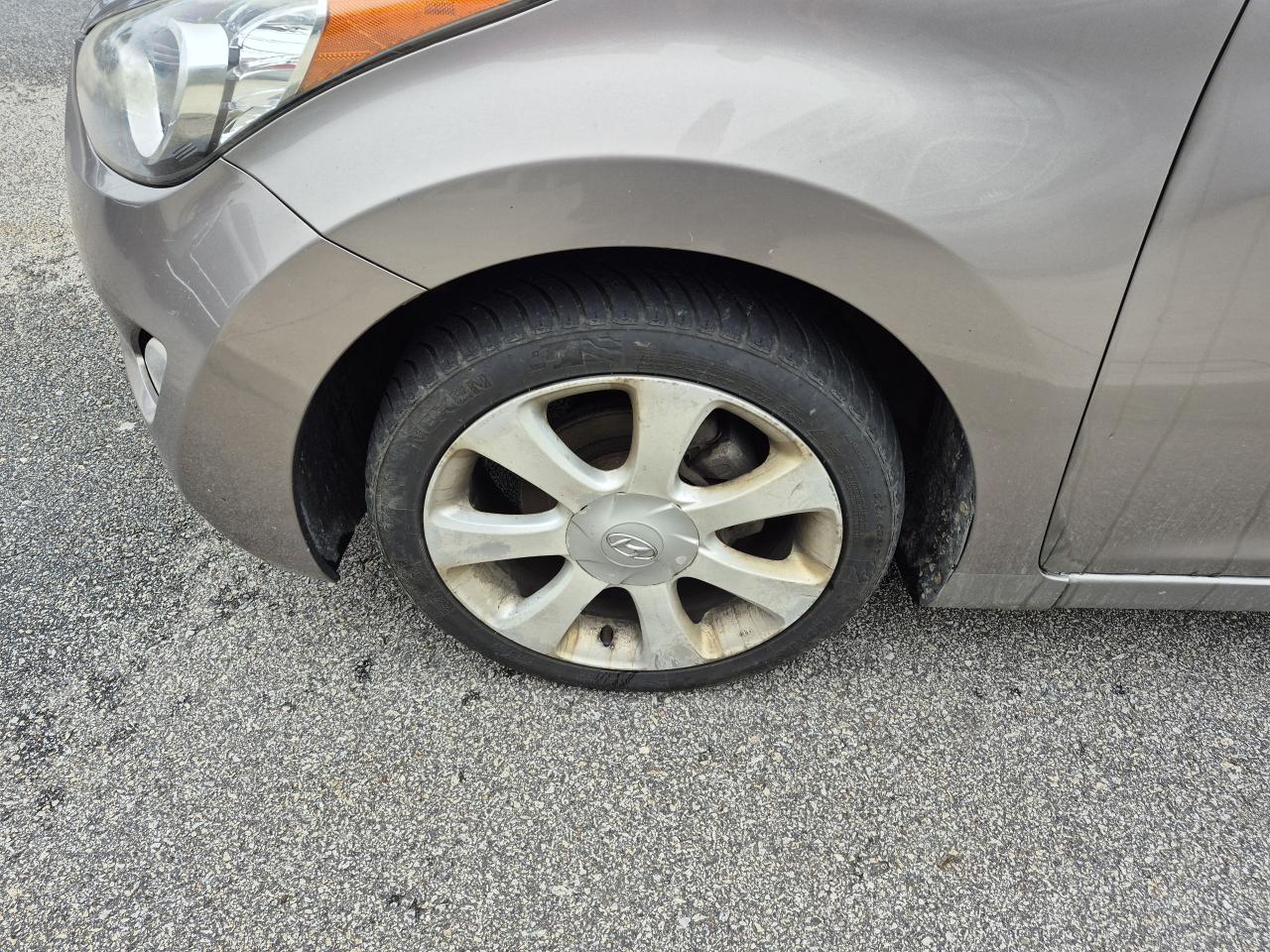 2011 Hyundai Elantra Limited AS IS Photo15