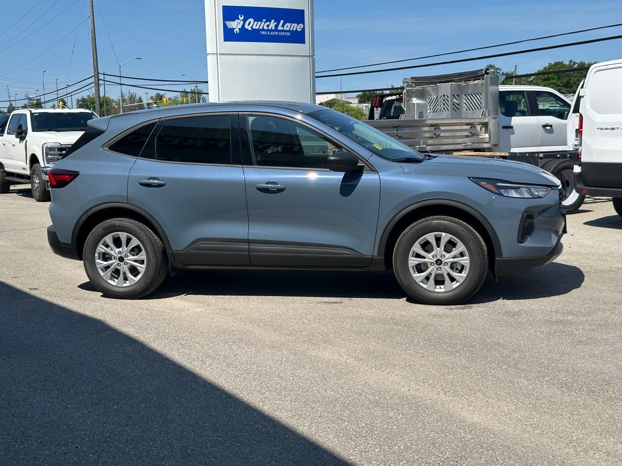 2025 Ford Escape Active AWD Photo4