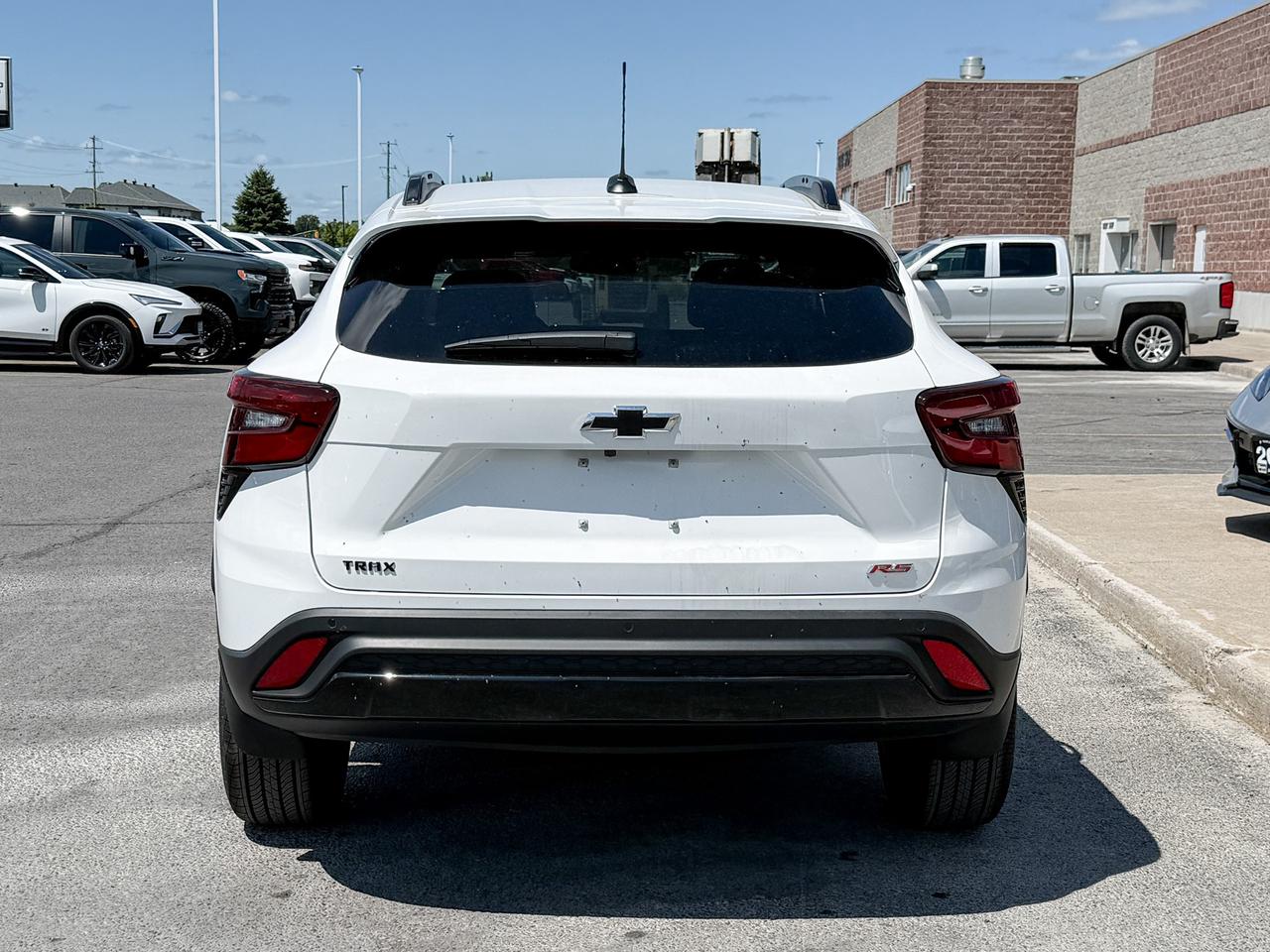 2025 Chevrolet Trax 2RS 1.2L 3 CYL WITH REMOTE START/ENTRY, SUNROOF, HEATED SEATS, HEATED STEERING WHEEL, APPLE CARPLAY AND ANDROID AUTO Photo3