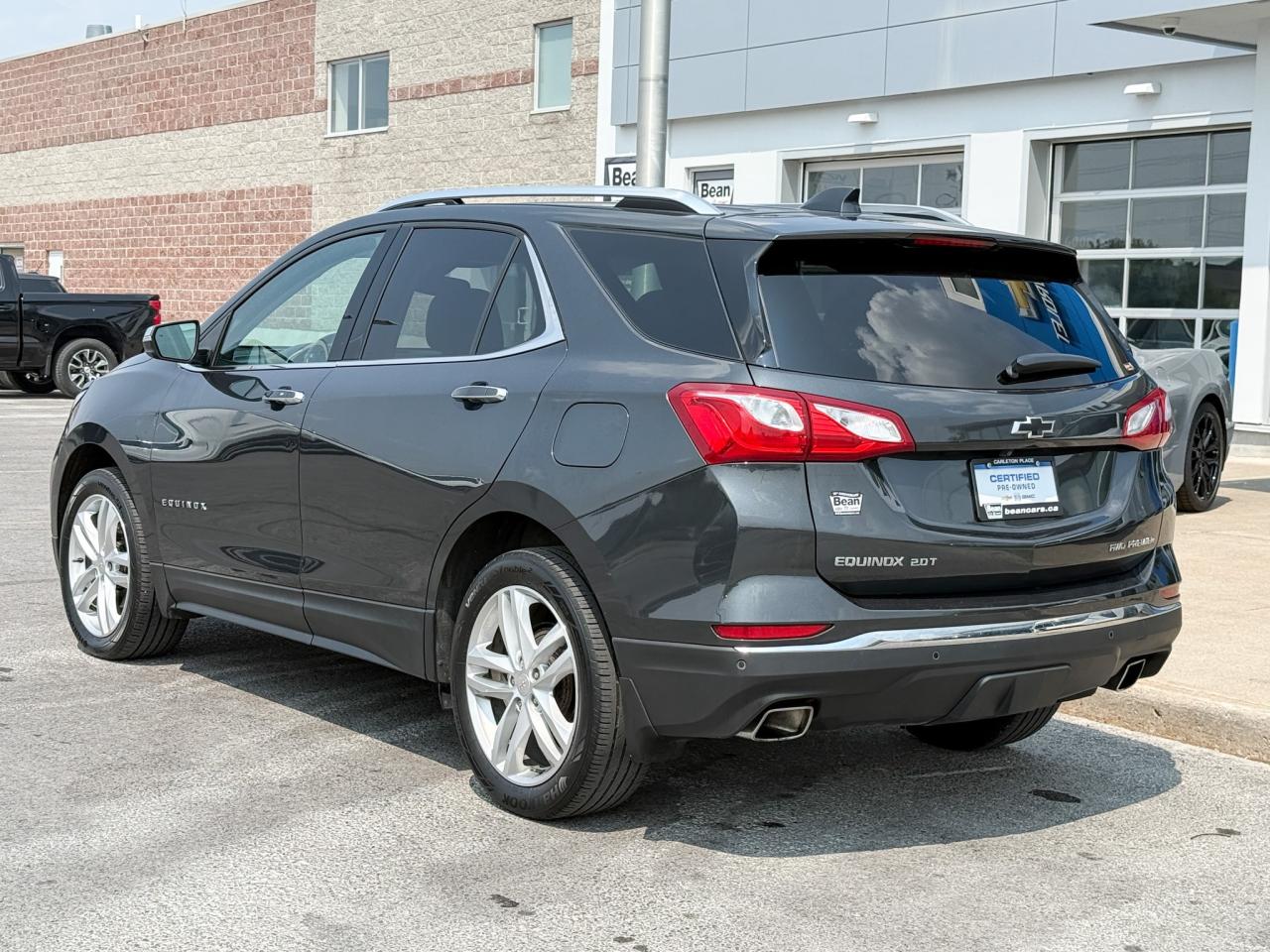 2020 Chevrolet Equinox Premier 2.0L 4 CYL WITH REMOTE START/ENTRY, HEATED SEATS, WIRELESS CHARGING, POWER LIFTGATE, HD REAR VISION CAMERA, APPLE CARPLAY AND ANDROID AUTO Photo