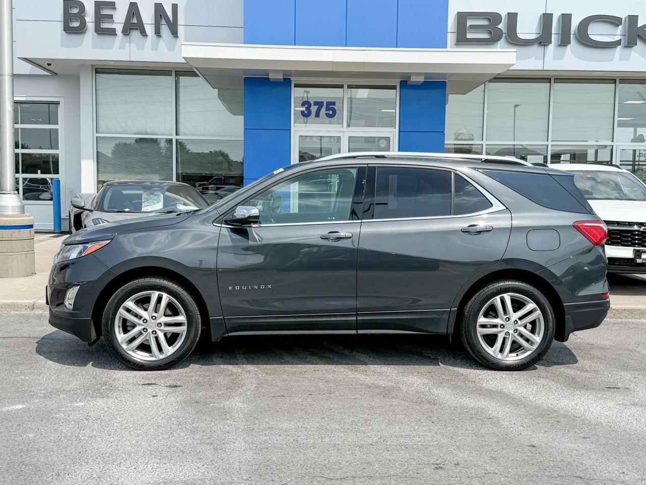2020 Chevrolet Equinox Premier 2.0L 4 CYL WITH REMOTE START/ENTRY, HEATED SEATS, WIRELESS CHARGING, POWER LIFTGATE, HD REAR VISION CAMERA, APPLE CARPLAY AND ANDROID AUTO Photo