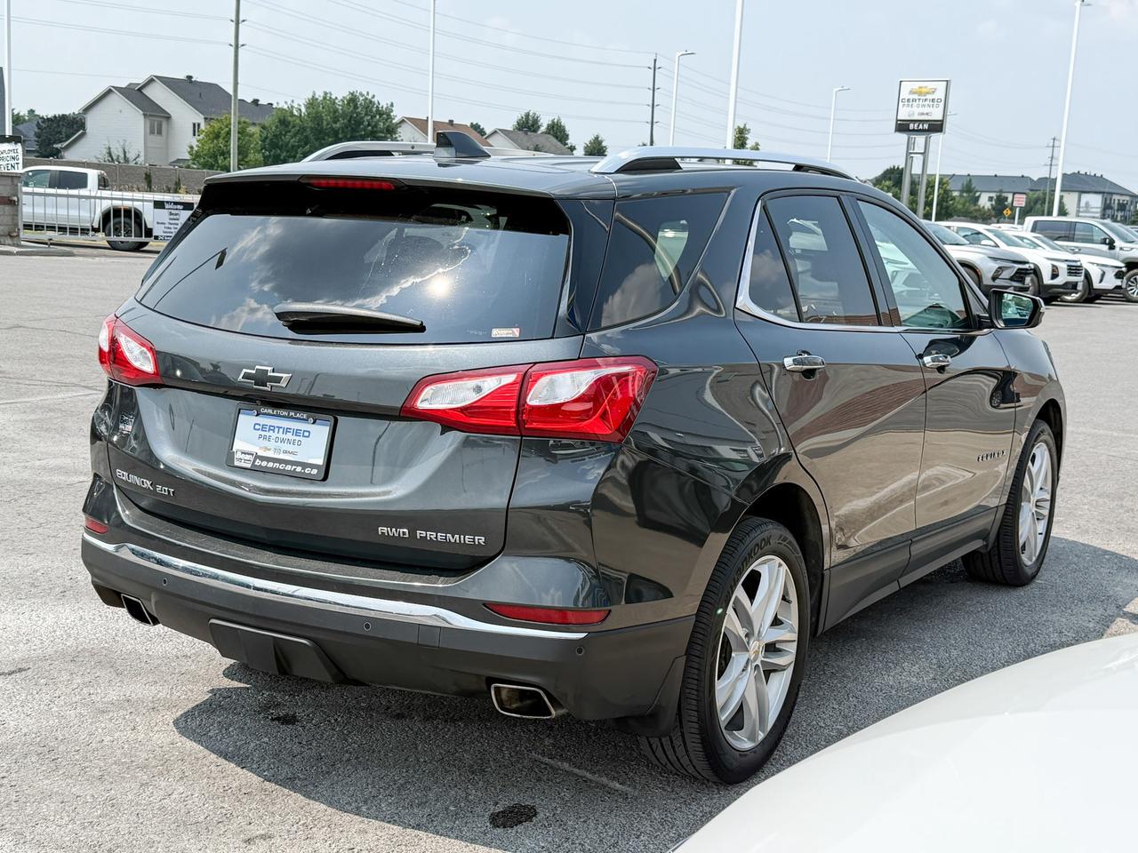 2020 Chevrolet Equinox Premier 2.0L 4 CYL WITH REMOTE START/ENTRY, HEATED SEATS, WIRELESS CHARGING, POWER LIFTGATE, HD REAR VISION CAMERA, APPLE CARPLAY AND ANDROID AUTO Photo