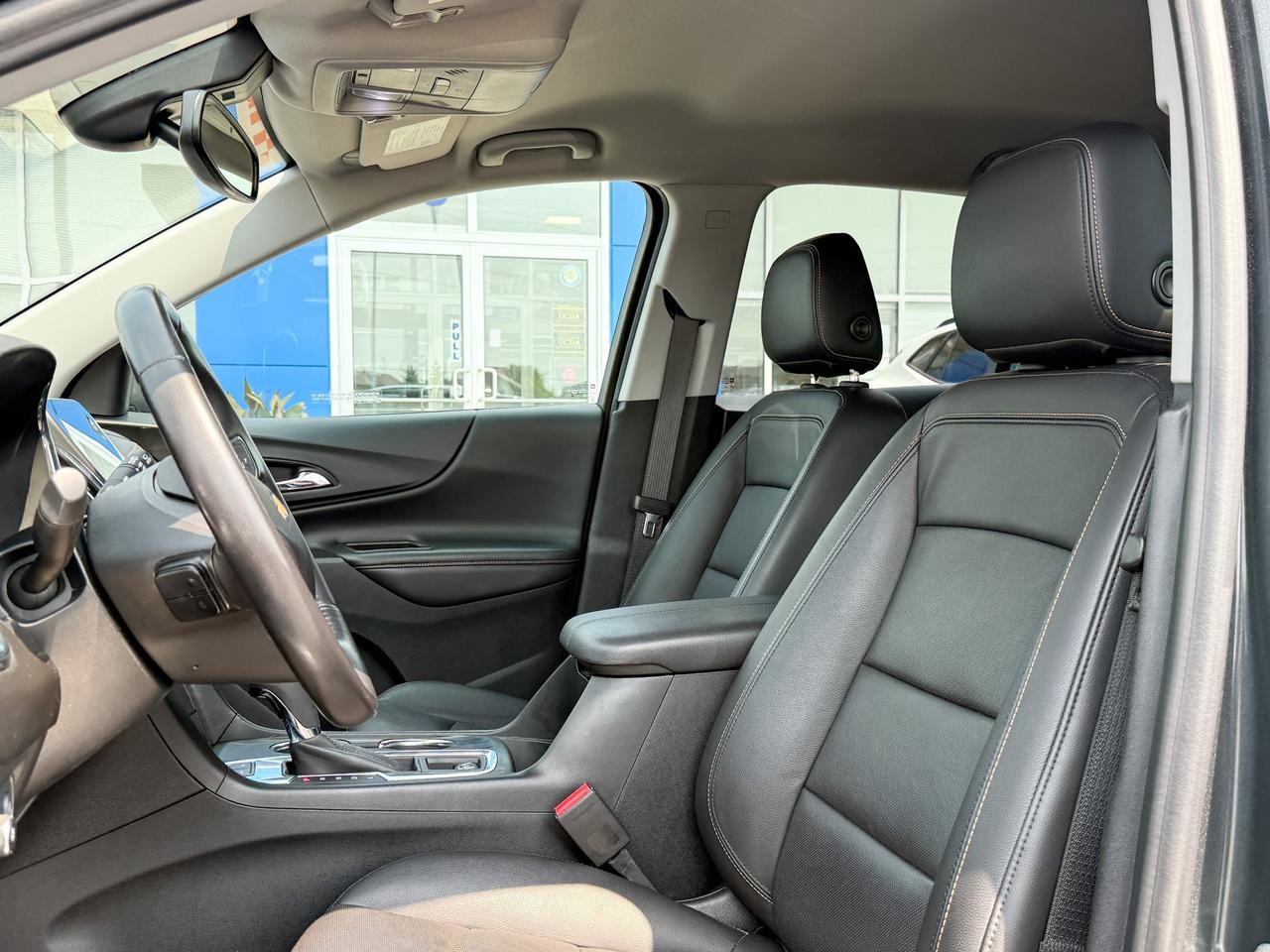 2020 Chevrolet Equinox Premier 2.0L 4 CYL WITH REMOTE START/ENTRY, HEATED SEATS, WIRELESS CHARGING, POWER LIFTGATE, HD REAR VISION CAMERA, APPLE CARPLAY AND ANDROID AUTO Photo