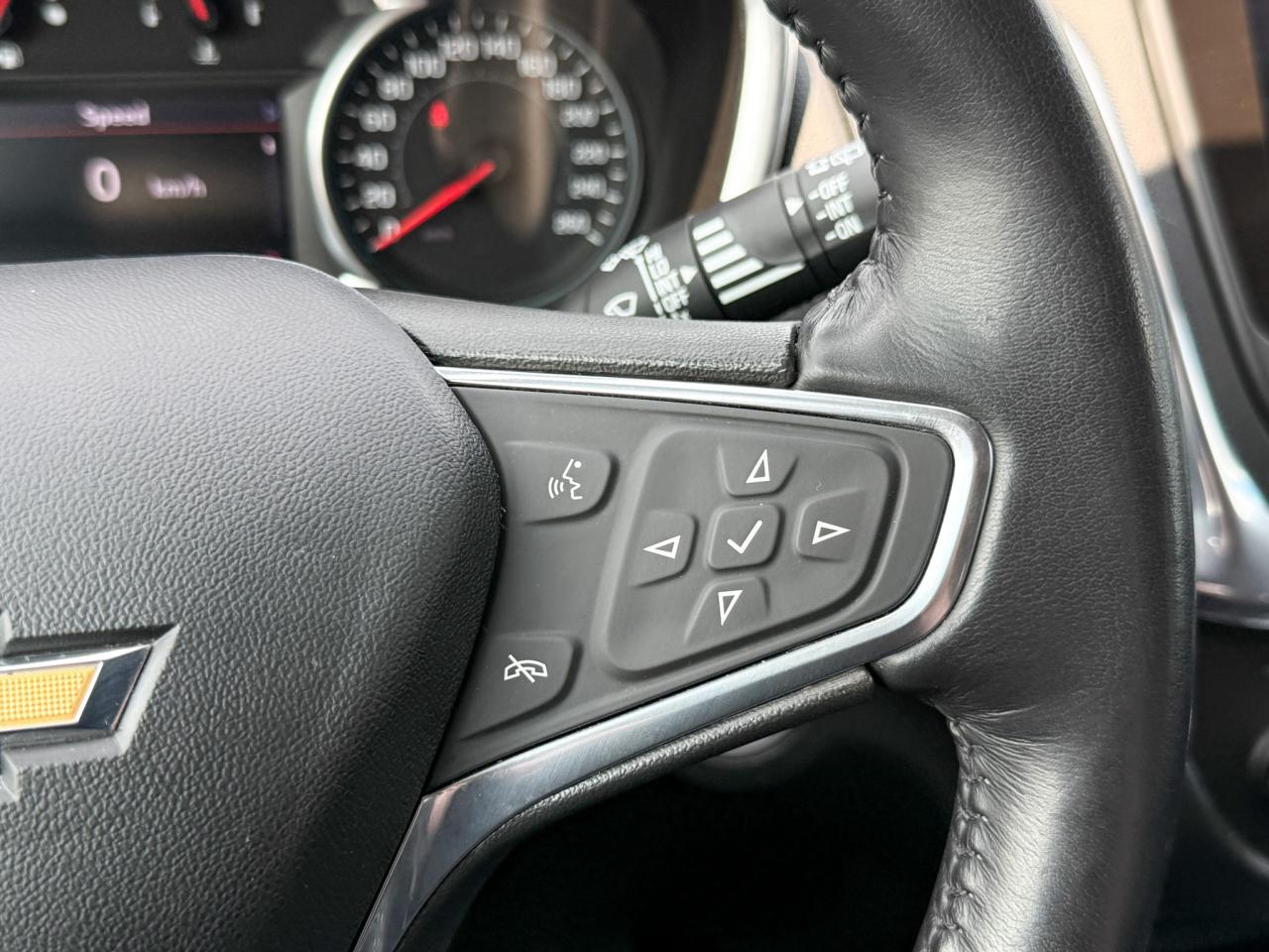 2020 Chevrolet Equinox Premier 2.0L 4 CYL WITH REMOTE START/ENTRY, HEATED SEATS, WIRELESS CHARGING, POWER LIFTGATE, HD REAR VISION CAMERA, APPLE CARPLAY AND ANDROID AUTO Photo