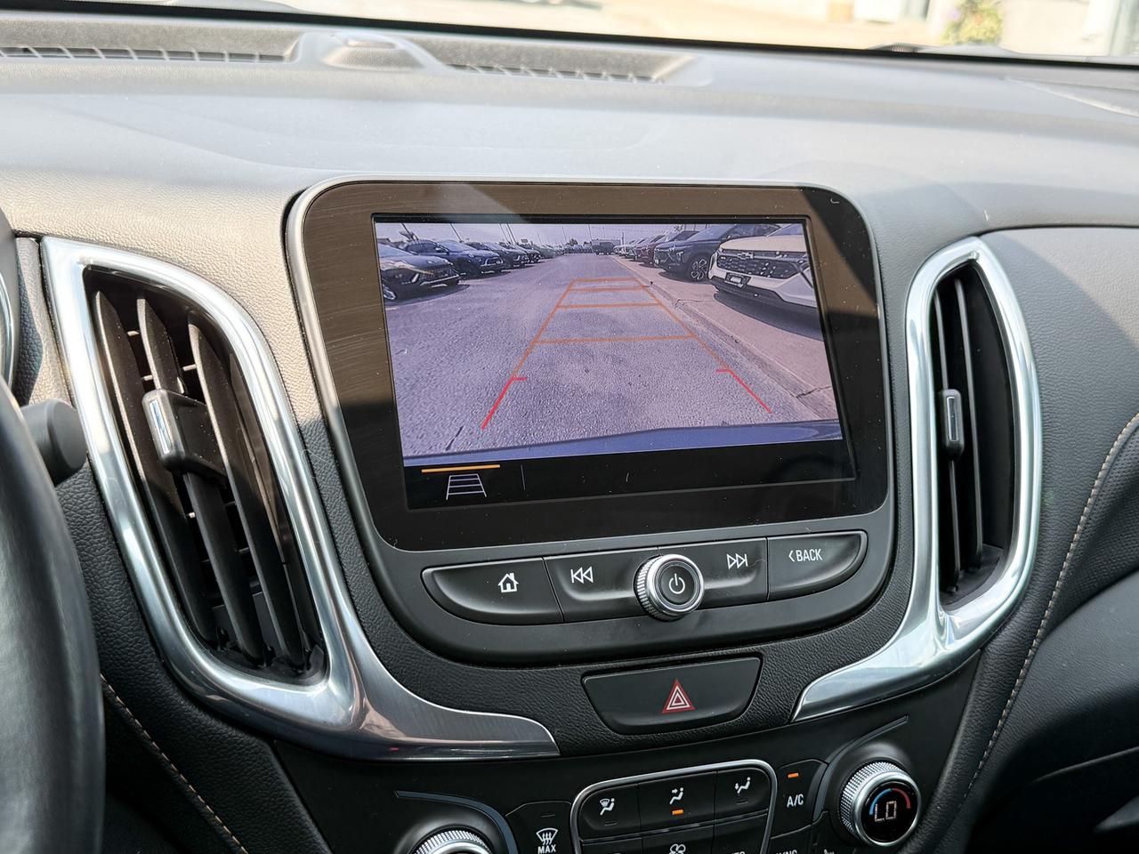 2020 Chevrolet Equinox Premier 2.0L 4 CYL WITH REMOTE START/ENTRY, HEATED SEATS, WIRELESS CHARGING, POWER LIFTGATE, HD REAR VISION CAMERA, APPLE CARPLAY AND ANDROID AUTO Photo