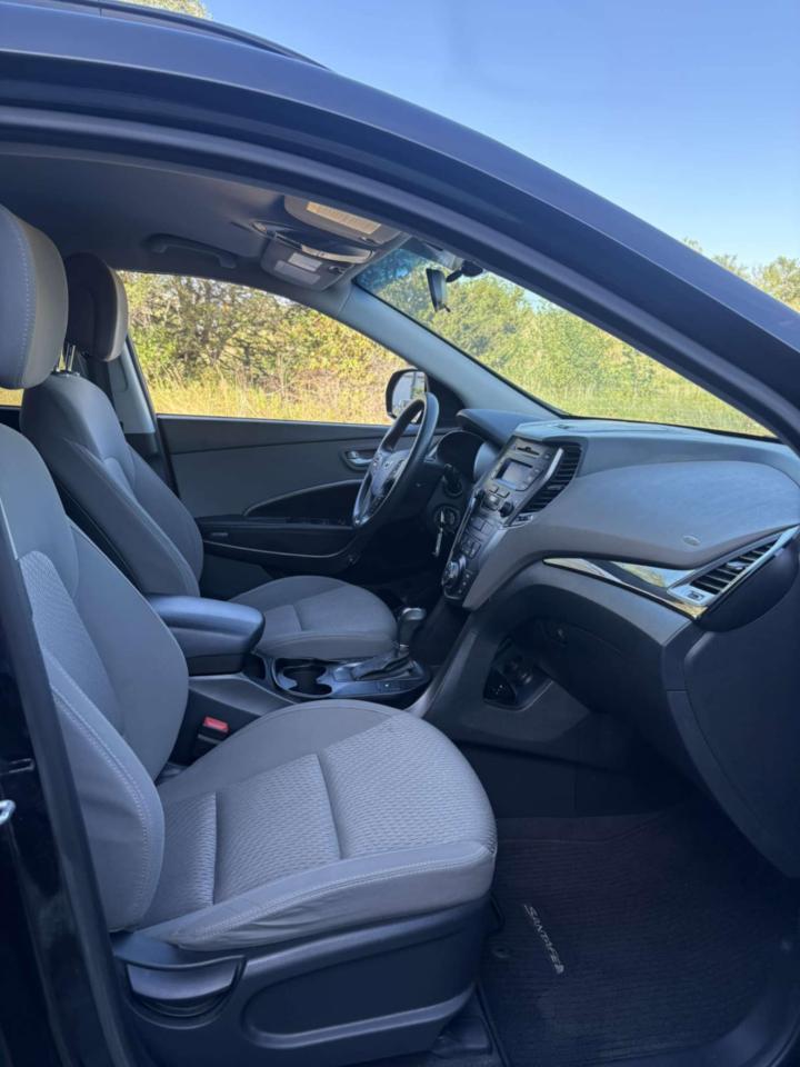 2016 Hyundai Santa Fe  Photo6