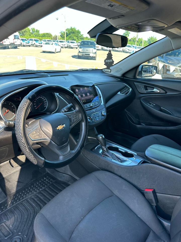 2019 Chevrolet Malibu LT Photo