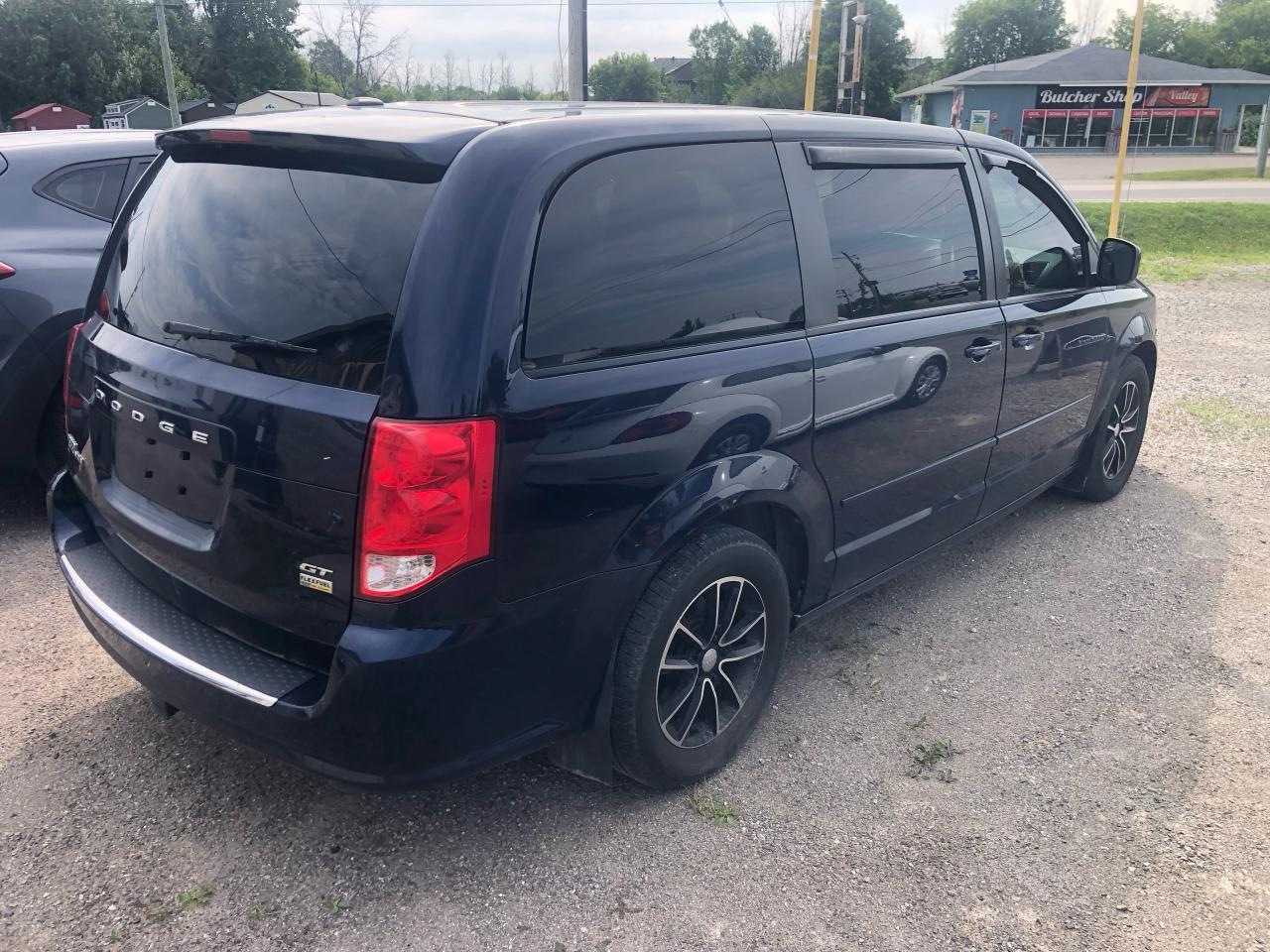 2017 Dodge Grand Caravan GT - Photo #4