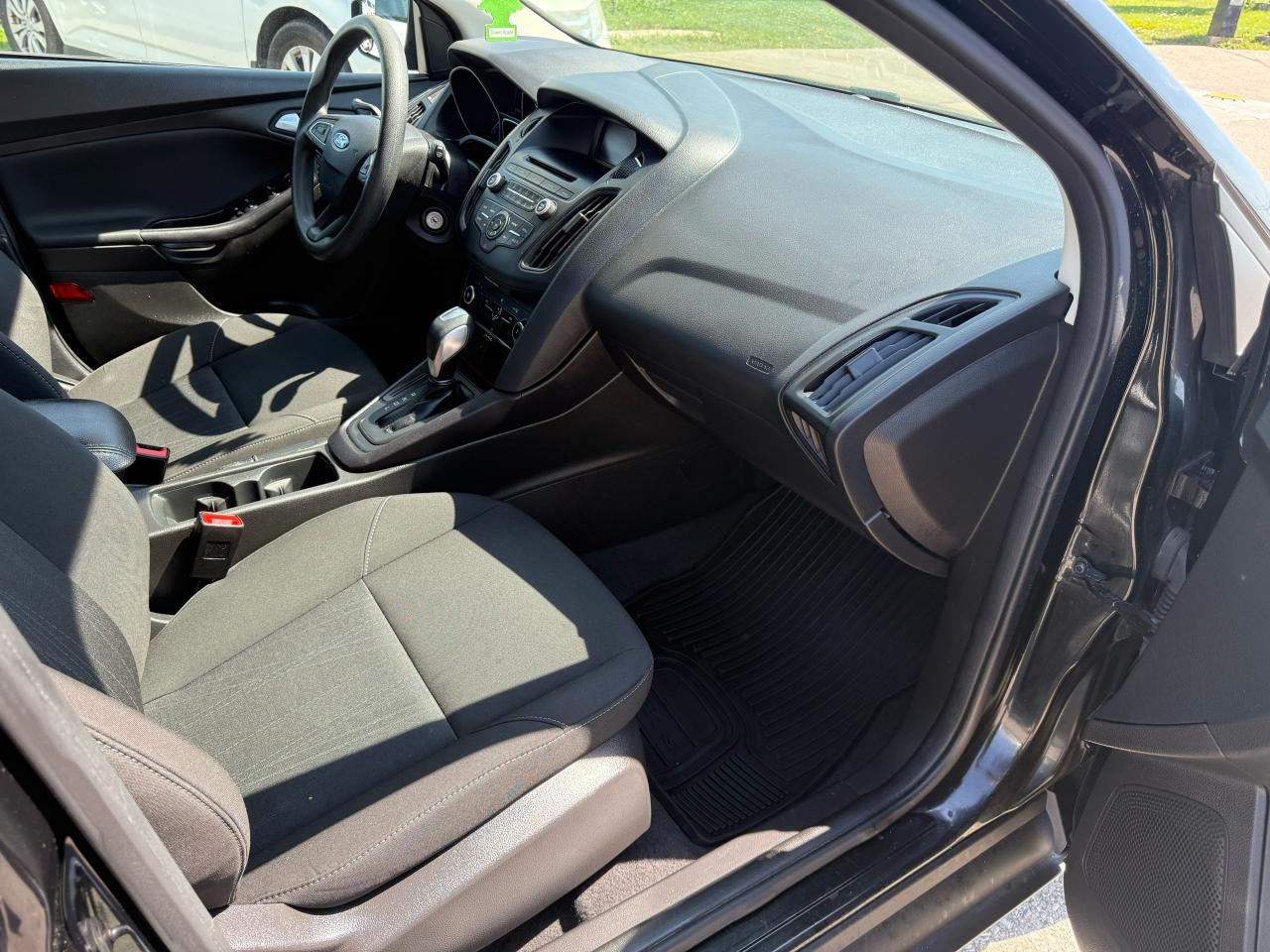 2015 Ford Focus SE - Photo #5