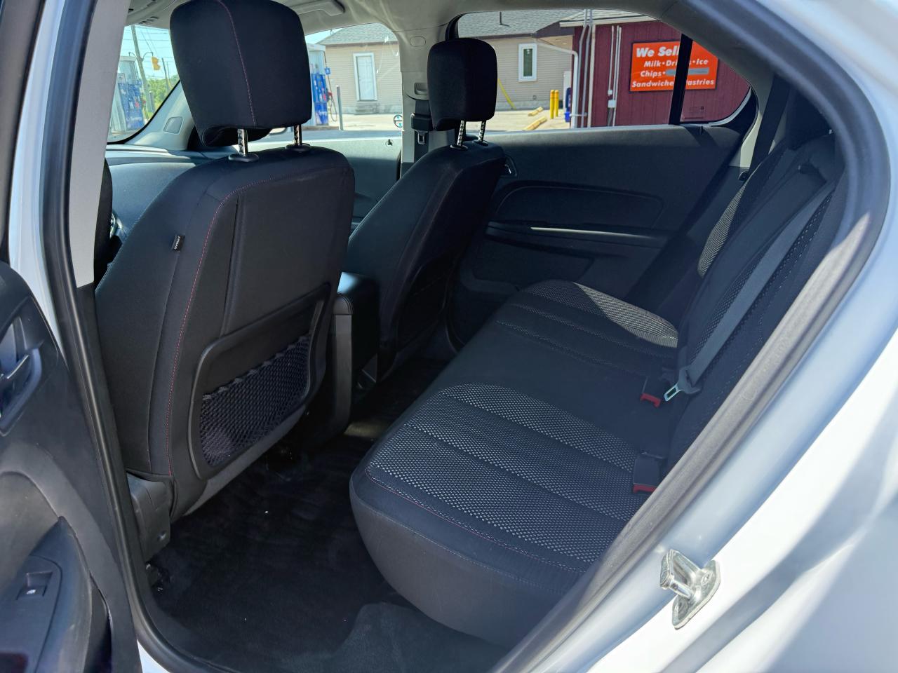 2016 Chevrolet Equinox LT - Photo #10