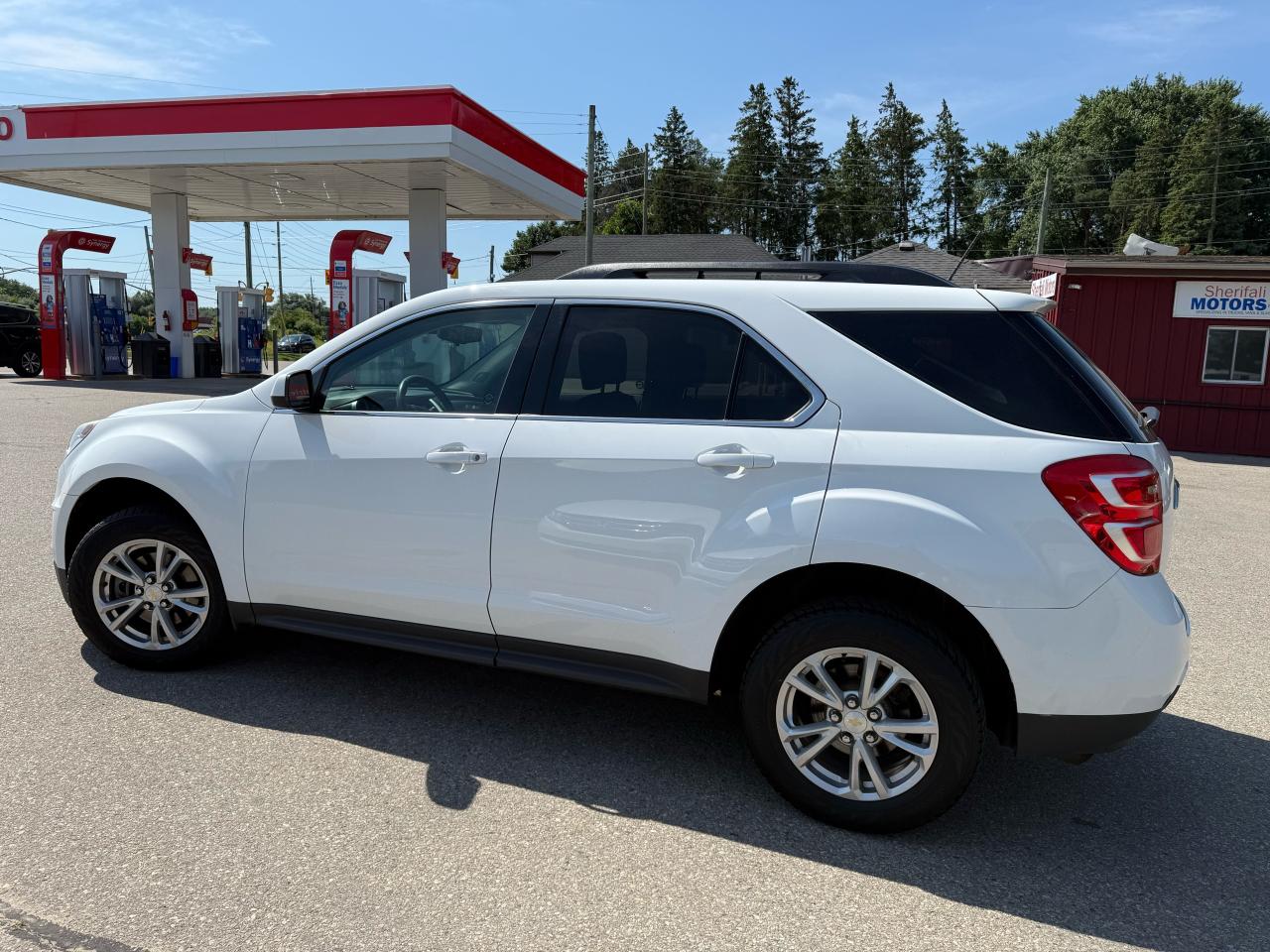 2016 Chevrolet Equinox LT - Photo #16