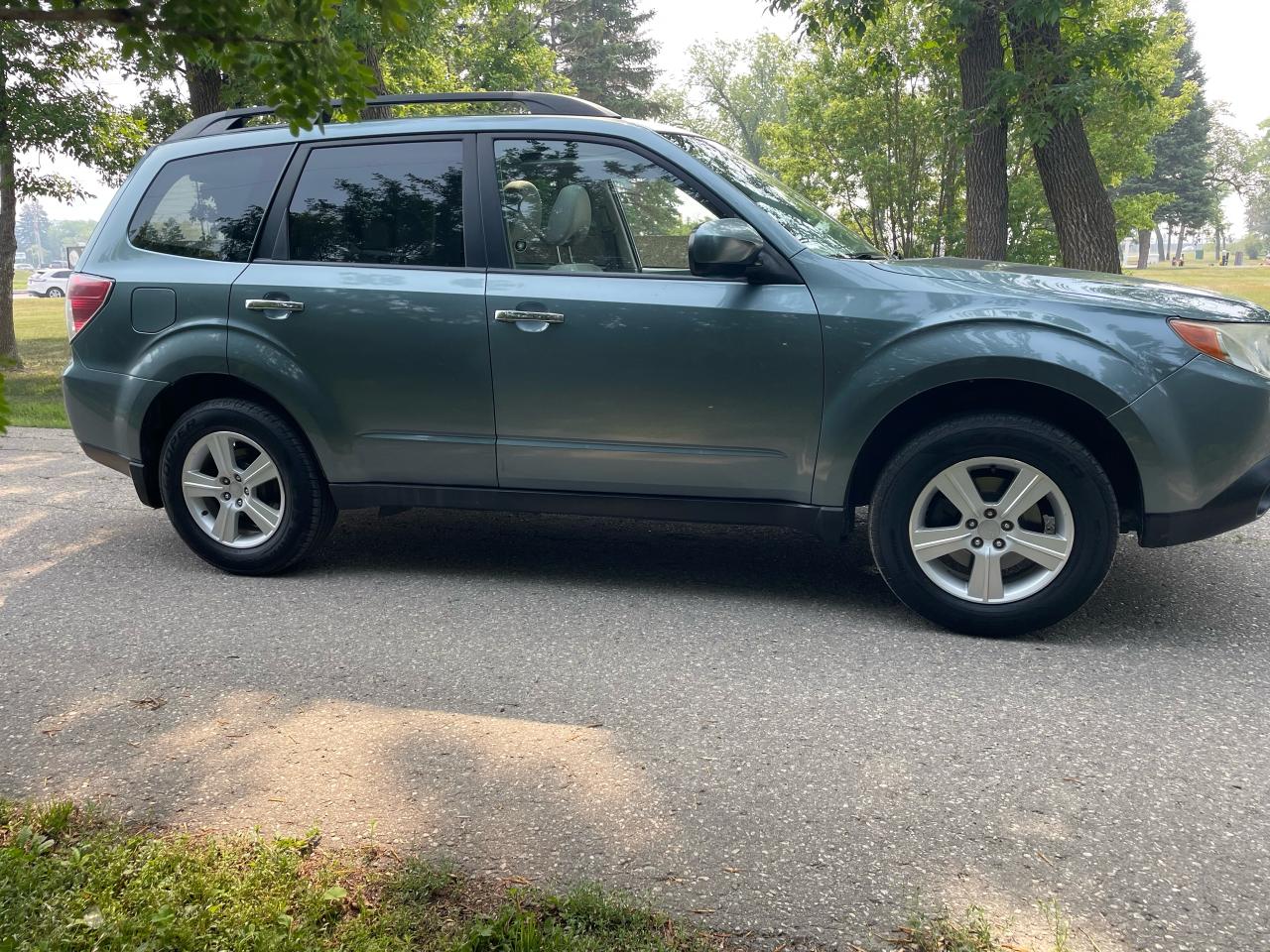 2009 Subaru Forester X w/Premium Pkg - Photo #4
