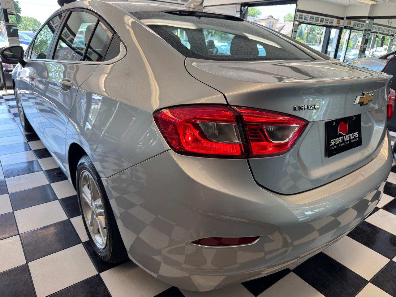 2018 Chevrolet Cruze LT+New Tires+Brake+Appleplay+Camera+Heated Seats Photo35