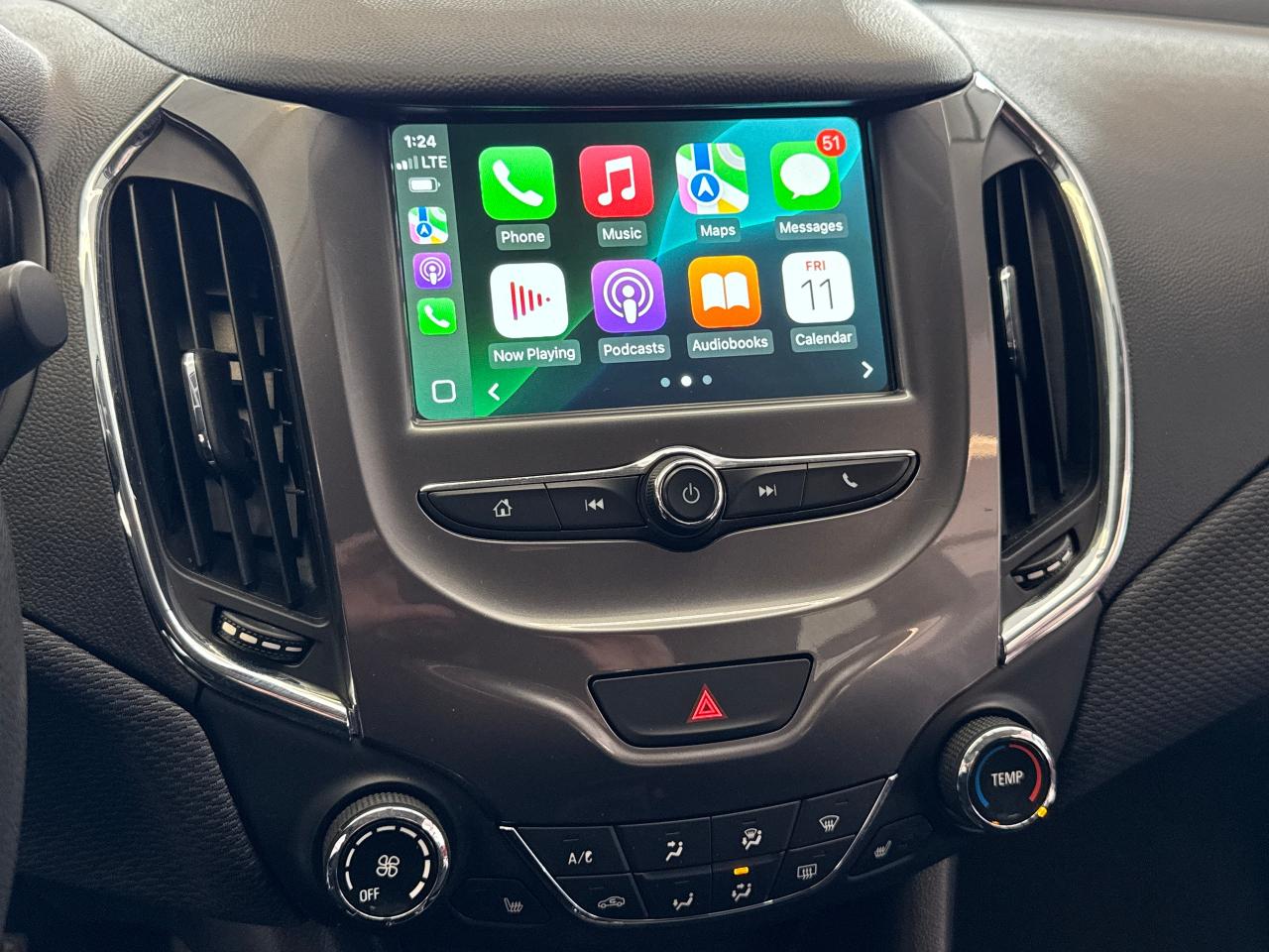 2018 Chevrolet Cruze LT+New Tires+Brake+Appleplay+Camera+Heated Seats Photo3