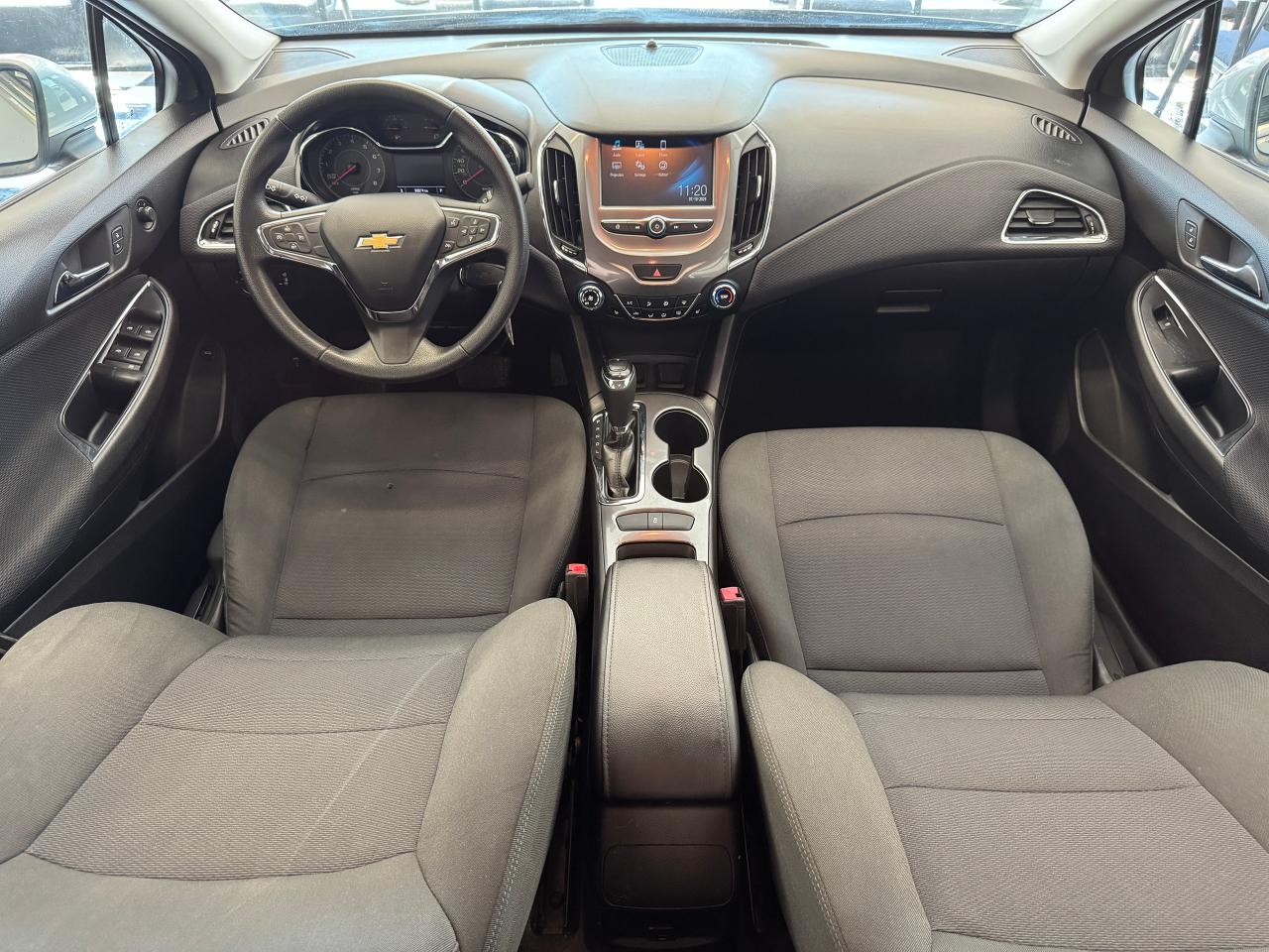 2018 Chevrolet Cruze LT+New Tires+Brake+Appleplay+Camera+Heated Seats Photo2