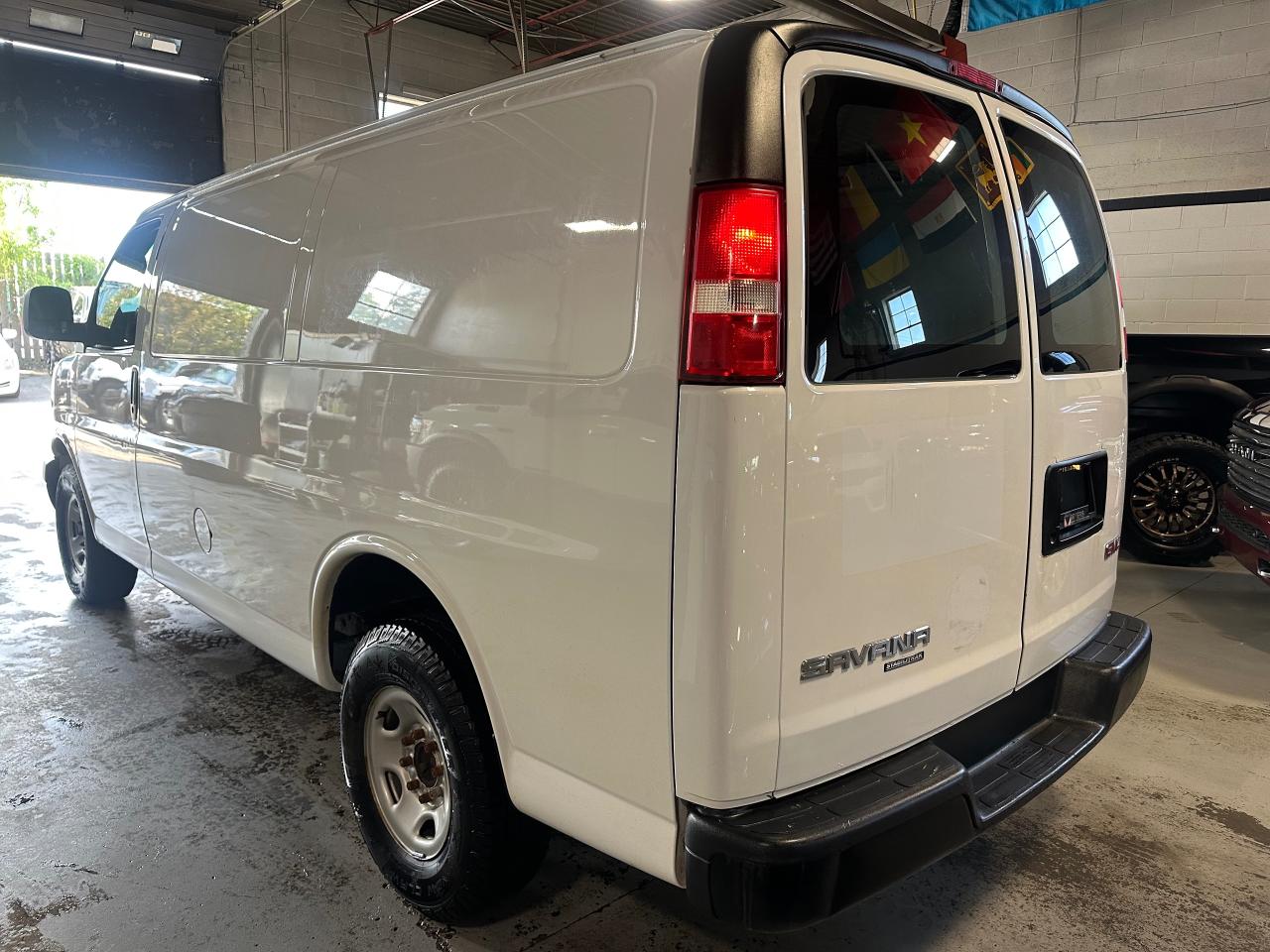 2016 GMC Savana Cargo Van  - Photo #8
