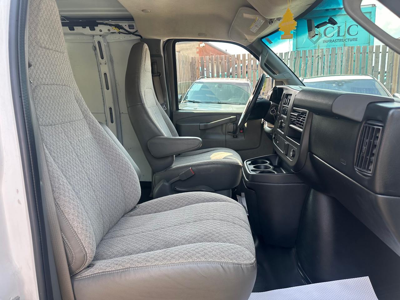 2016 GMC Savana Cargo Van  - Photo #11