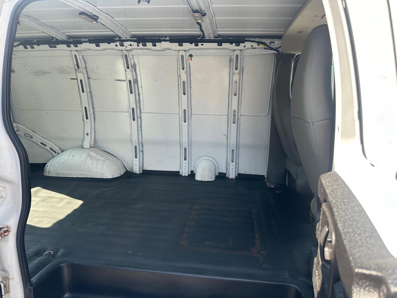 2016 GMC Savana Cargo Van  - Photo #12