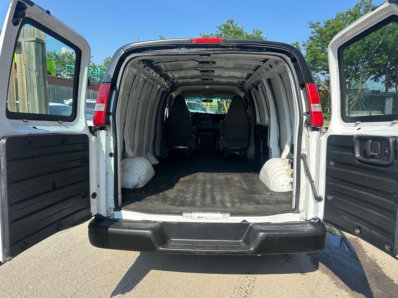 2016 GMC Savana Cargo Van  - Photo #14