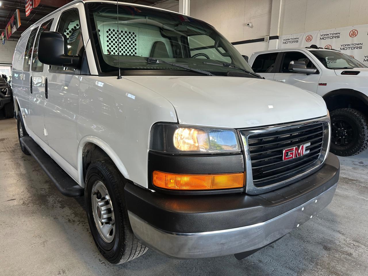 2016 GMC Savana Cargo Van 2500 135" 4.8L V8 Photo2